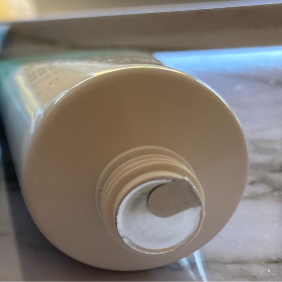 VERSED DEW POINT MOISTURIZING GEL-CREAM - Picture 2 of 3